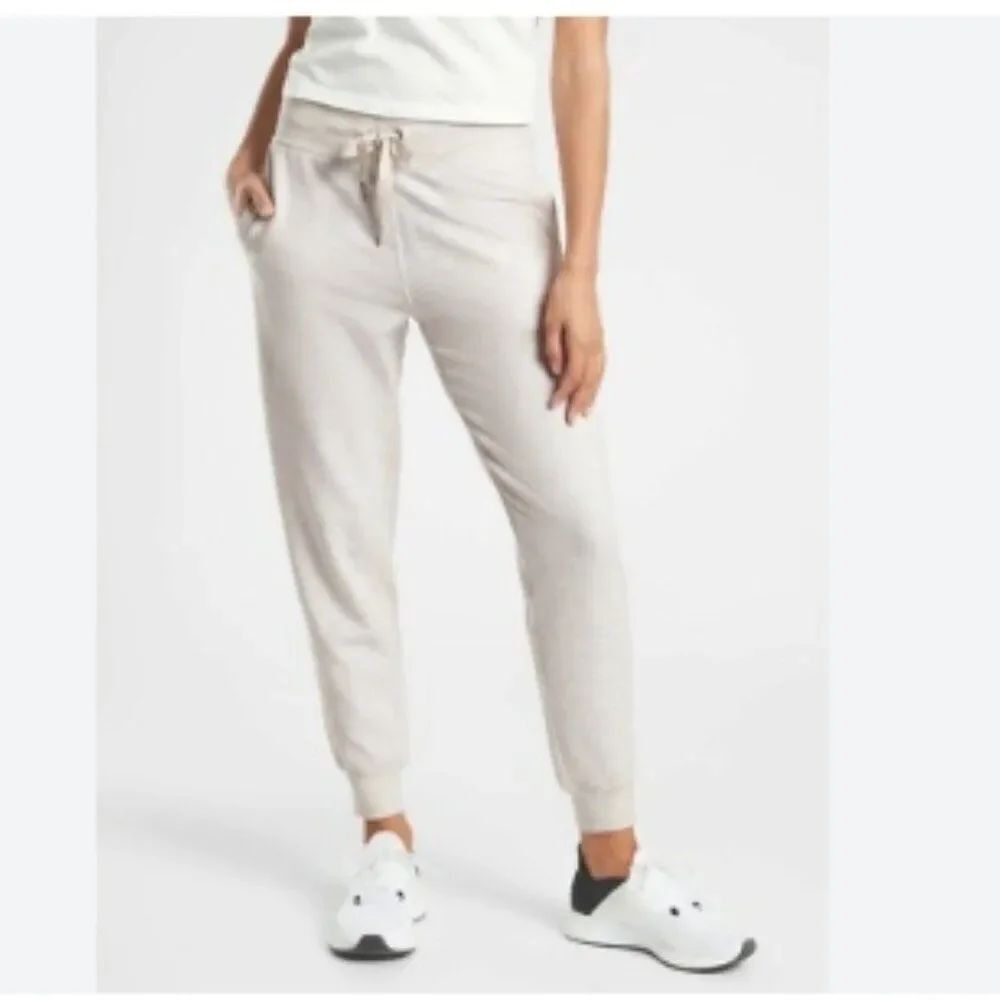 Like New! Athleta Balance Tan Jogger Sweatpants Drawstring in Size 1X